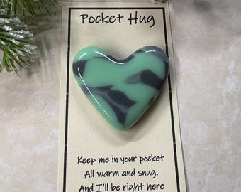 Charm de bolsillo con forma de corazón de vidrio fundido