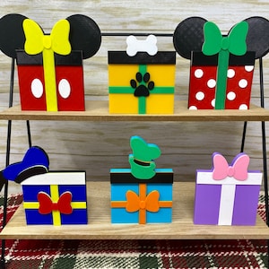 Magical Mouse & Friends Christmas Presents Tray Trinket (Christmas Tiered Tray Decor, Home Decor, Fab 5, Mouse, Duck, Dog, Holidays)