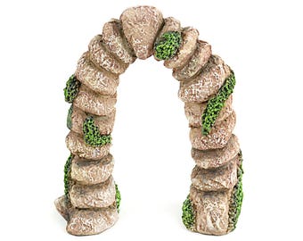 Arco in pietra in miniatura con accenti di muschio