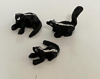 1 Micro Miniature Fairy Garden Skunk