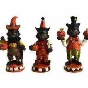Set von 3 Katzen in Halloween-Kostümen, Miniatur-Schwarze Katzen mit Kürbissen, Halloween-Kuchen-Deckel