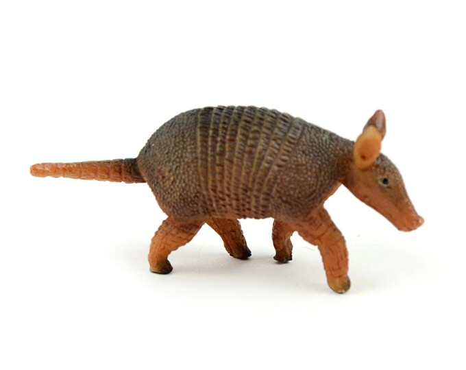 ZOOCRAFT Tiny Ceramic Armadillo Figurine Craft Miniature Collectible