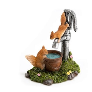 Eichhörnchen am Wasserkübel, Neugierige Eichhörnchen, Feengarten Accessoire, Eichhörnchen Torten topper