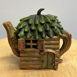 5&quot; Miniature Log Cabin Teapot House with a Leafy Green Roof