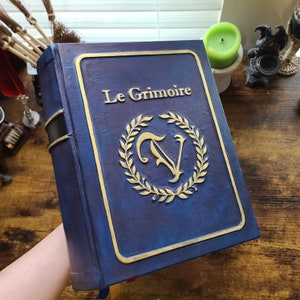 Persona V,  Le Grimoire. Replica