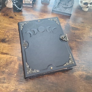 Pasta de couro feita à mão com 3 argolas Fases da Lua Misteriosa, páginas A5 (meio tamanho Carta)