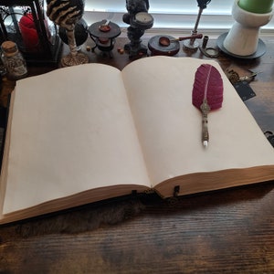 Enorm stor grimoire Pentacle läderformelbok med skuggor bild 4