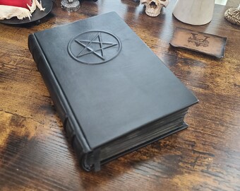 セトの五芒星。黒い影の本。呪文の本。天然皮革の手作り魔導書