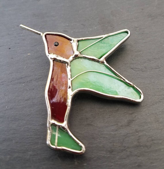 Vintage artisan stained glass hummingbird brooch p