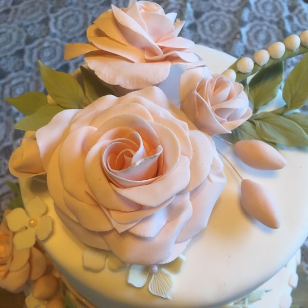 Realistic Rose with optional bud and leaf. Cake Birthday Bridal Wedding decoration and Topper