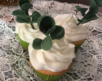 12 Frische Blütenpaste Greenery Cupcake Toppers; Grüne Zweige Cupcake Toppers; Fondant und Gumpaste Garden Cupcake Topper (ein Dutzend)