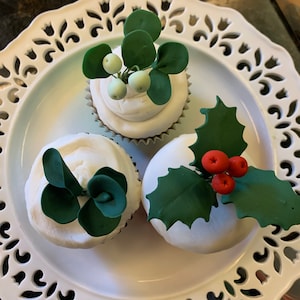 12 Holiday Cupcake Toppers; Mistletoe & Holly Cupcake Toppers; Fondant and Gumpaste Christmas Cupcake Topper (one dozen)