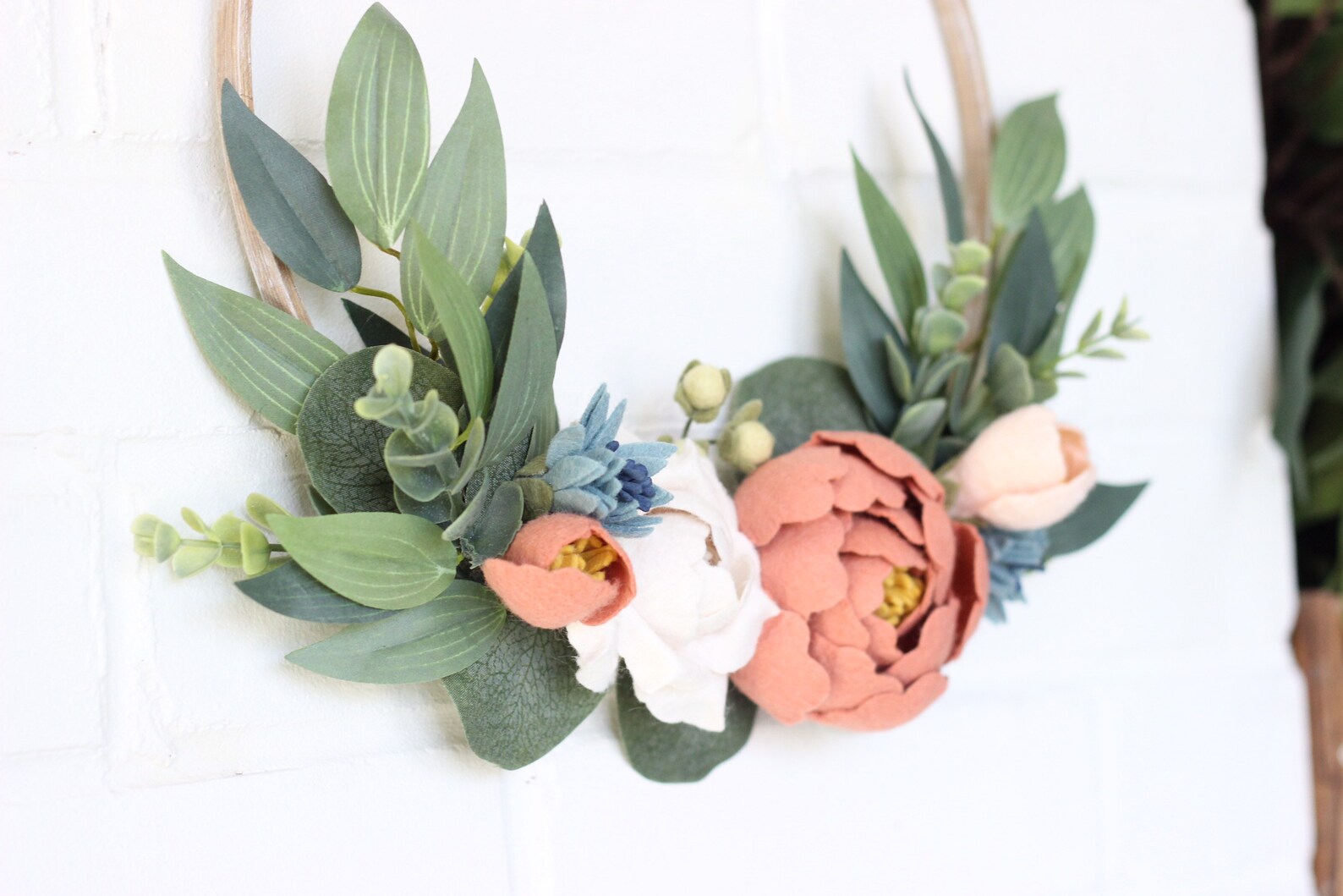 Shabby Chic Blumen Wand hoop Filz Blumen weiß gewaschene | Etsy
