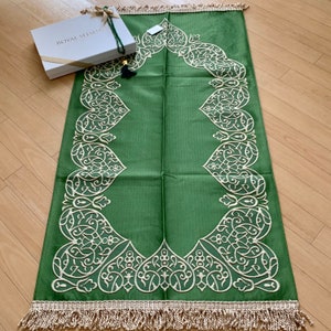 Royal Sejadah Luxury Prayer Mat, Prayer Rug, Janamaz - Muslim Wedding Gift, Islam, Gift, Elegant Gift Packaging, The Perfect Islamic Gift