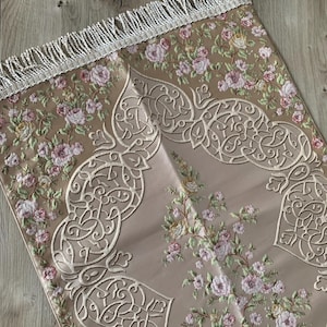 Gebedskleed jacquard met bloemenreliëf: islamitische cadeauset afbeelding 1