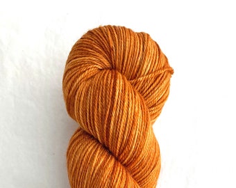 Hand Dyed 'Caramel' Fingering 4 ply 75/25% Soft Sock Yarn 100 grams