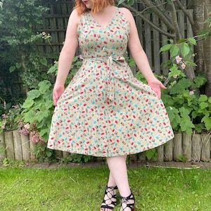 Robe portefeuille palmiers et pyramides des années 1990. Royaume-Uni 10-14. True vintage, Nineties, Boho, Preppy, Summer, Holiday, Second Hand, Preloved, UK10 UK12 UK14