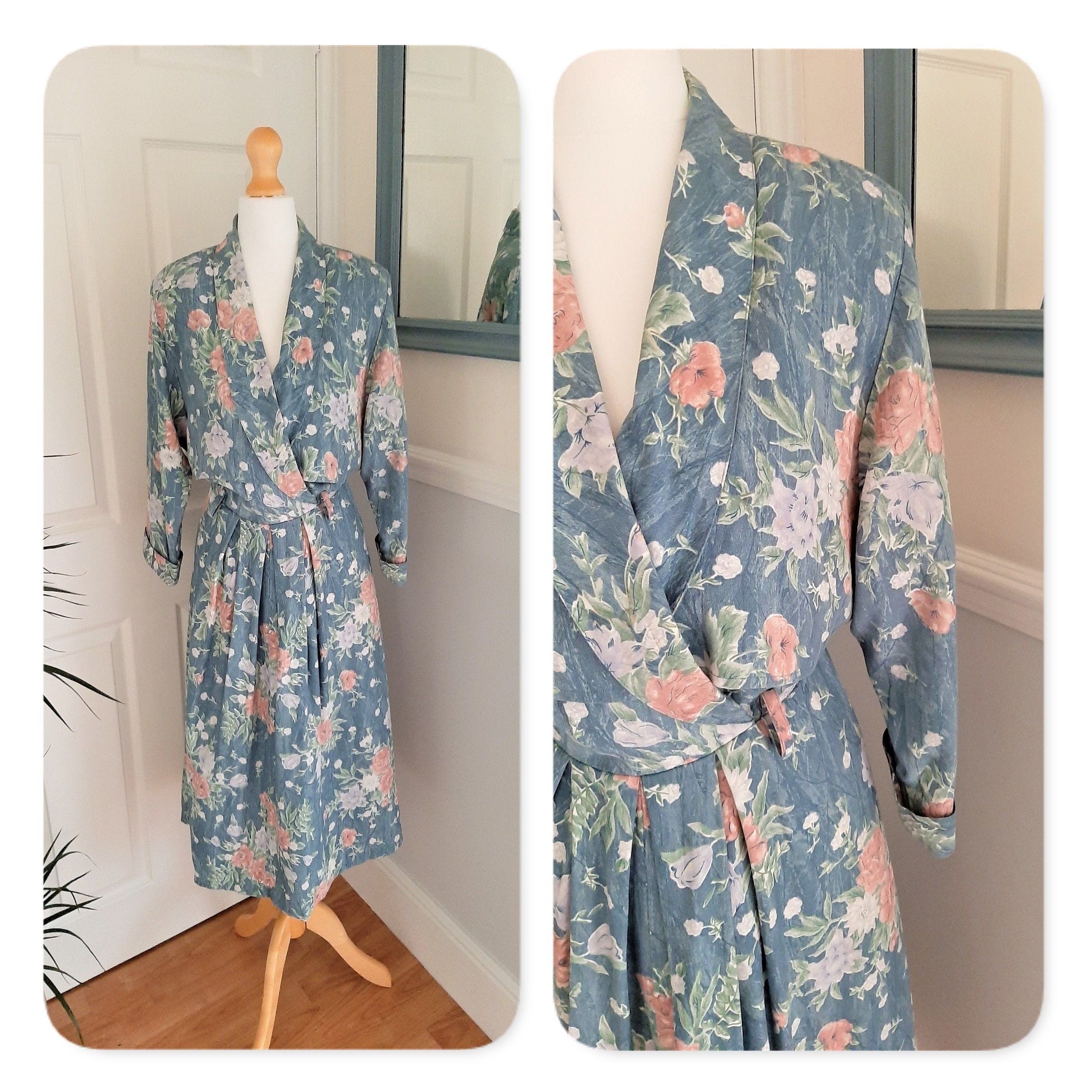 Image of Vintage 's Pale Blue Pastel Floral Collared Cross Body Layered Pleated Dress. Uk Plus Size Large. Retro, Chic, Kitsch, Pretty Woman