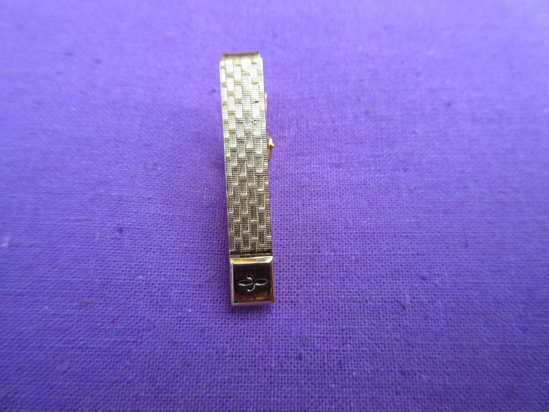 Vintage Mens Gold Tone Tie Clip Bar Signed TRIANGLE