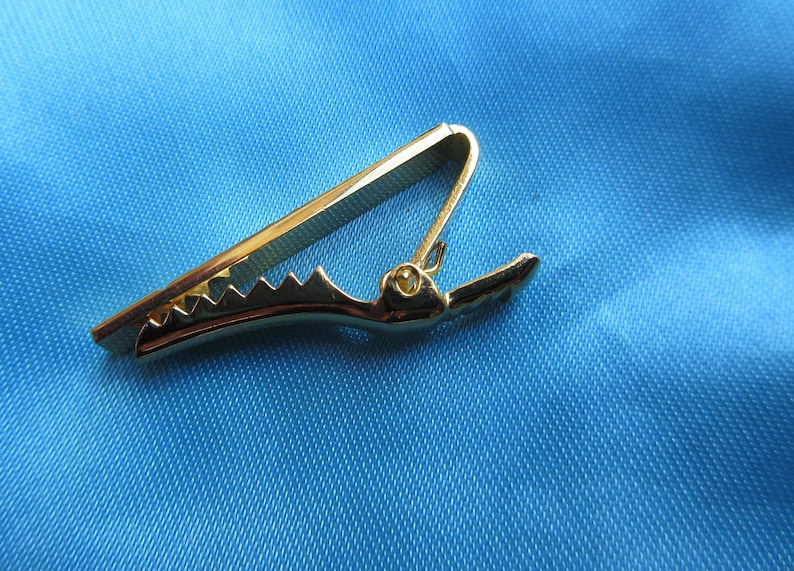 Vintage Mens Gold Tone Tie Clip Bar Signed TRIANGLE