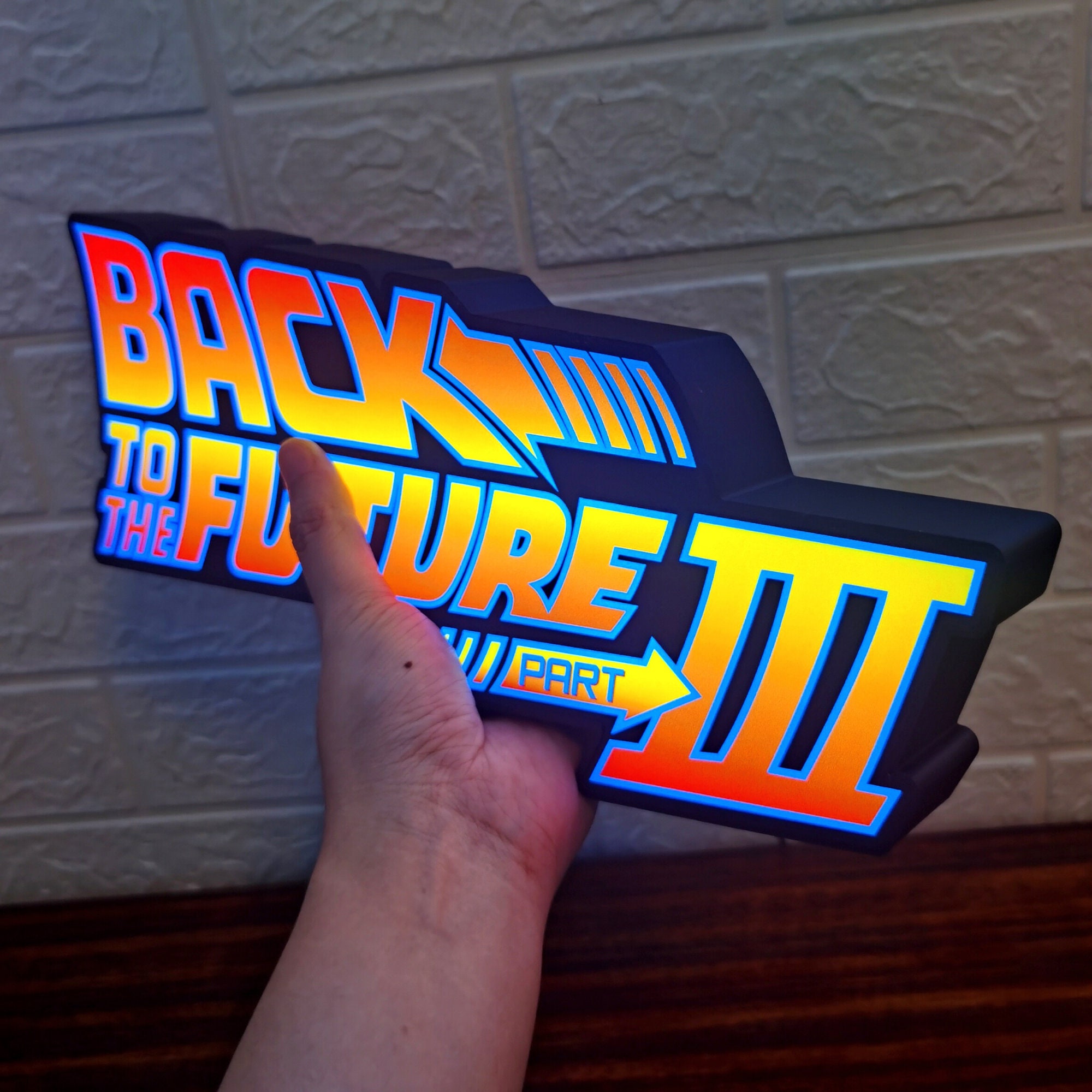 バック・トゥ・ザ・フューチャー 3 (BTTF 3) ロゴ LED ライト