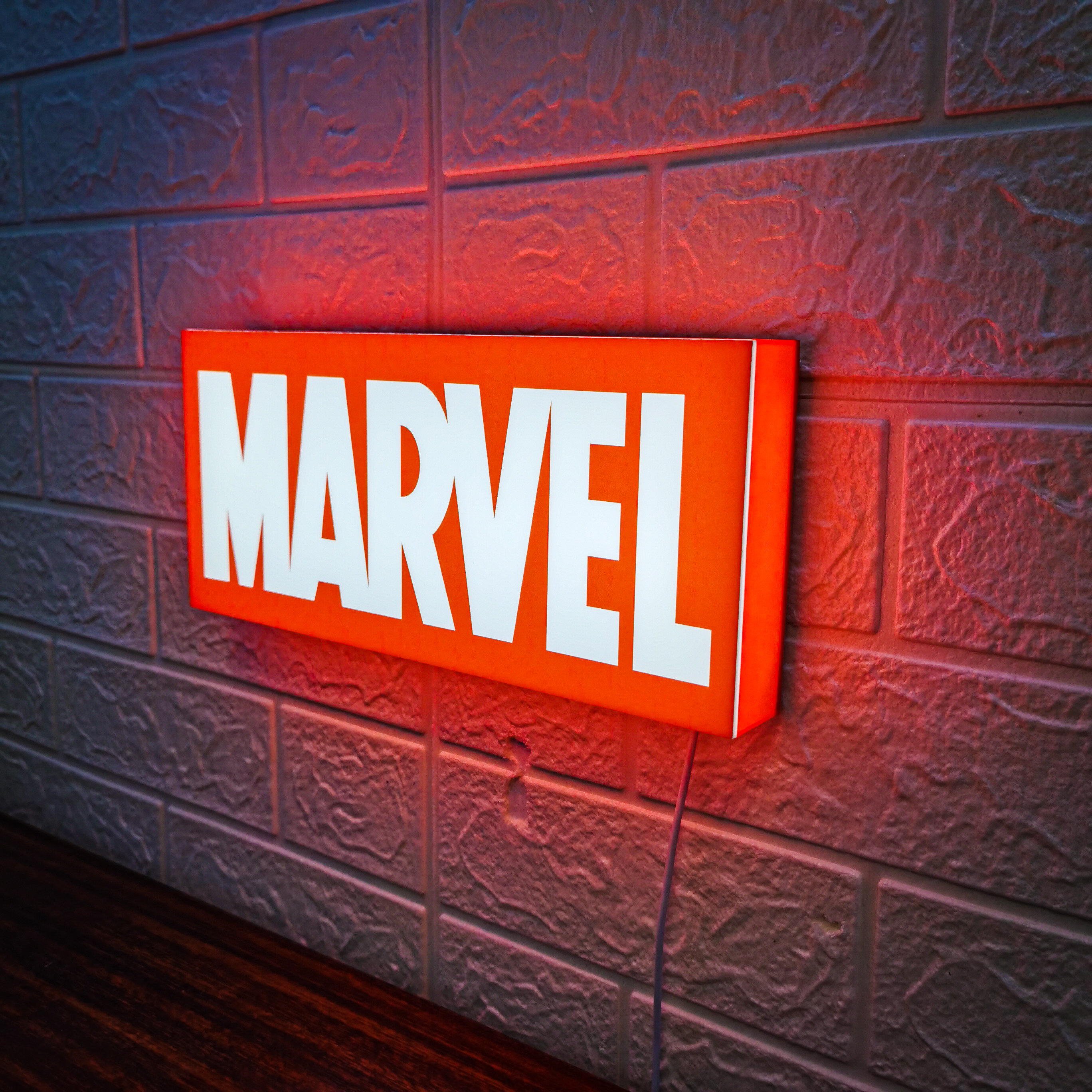 マーベルロゴ LED ライトボックス | 3D プリントの男の隠れ家