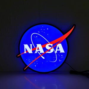 Caixa de luz LED com logotipo da NASA | Totalmente regulável e alimentada por USB