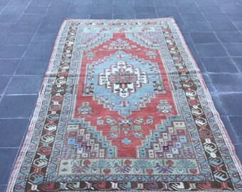 Turkish rug/ Antique rug/ Blue area rug/ Large vintage rug/ Distressed rug/ Muted rug/ Oushak rug/ Saloon rug/ Boho rug/ 4.7 x 8.5 /MB 2947