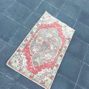 Turkish oriental rug, Vintage rug doormat, Handmade rug, 1.6 x 3 ft, Boho rug, Oushak rug, Home decor, Boho decor, Small Rug, Kitchen rug