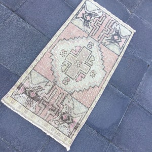 Turkish rug, Vintage area rug, Small rug, Decorative rug, Bohemian rug, 1.4 x 3 ft, Doormat area rug, Boho home decor, Rustic decor, MB 2876