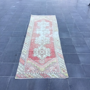 Vintage rug, Corridor rug, Turkish runner rug, Home decor, Wool boho rug, 2.7 x 9.5 ft, Rustic house decor, Oushak rug, Hallway rug, MB3097