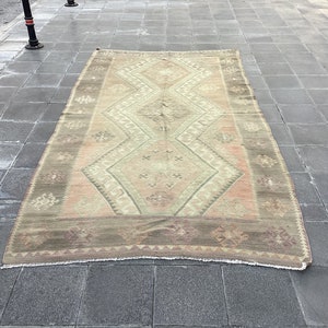 handmade kilim rug, geometric area rug, turkish kilim rug, woven kilim rug, nomadic kilim, tufted kilim, vintage kilim, 5 x 9.2 ft, MB 3364