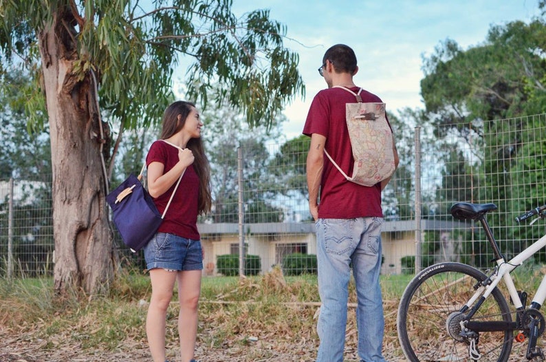 Unisex Vintage Rucksack mit handgefertigten Holzdetails Bild 7