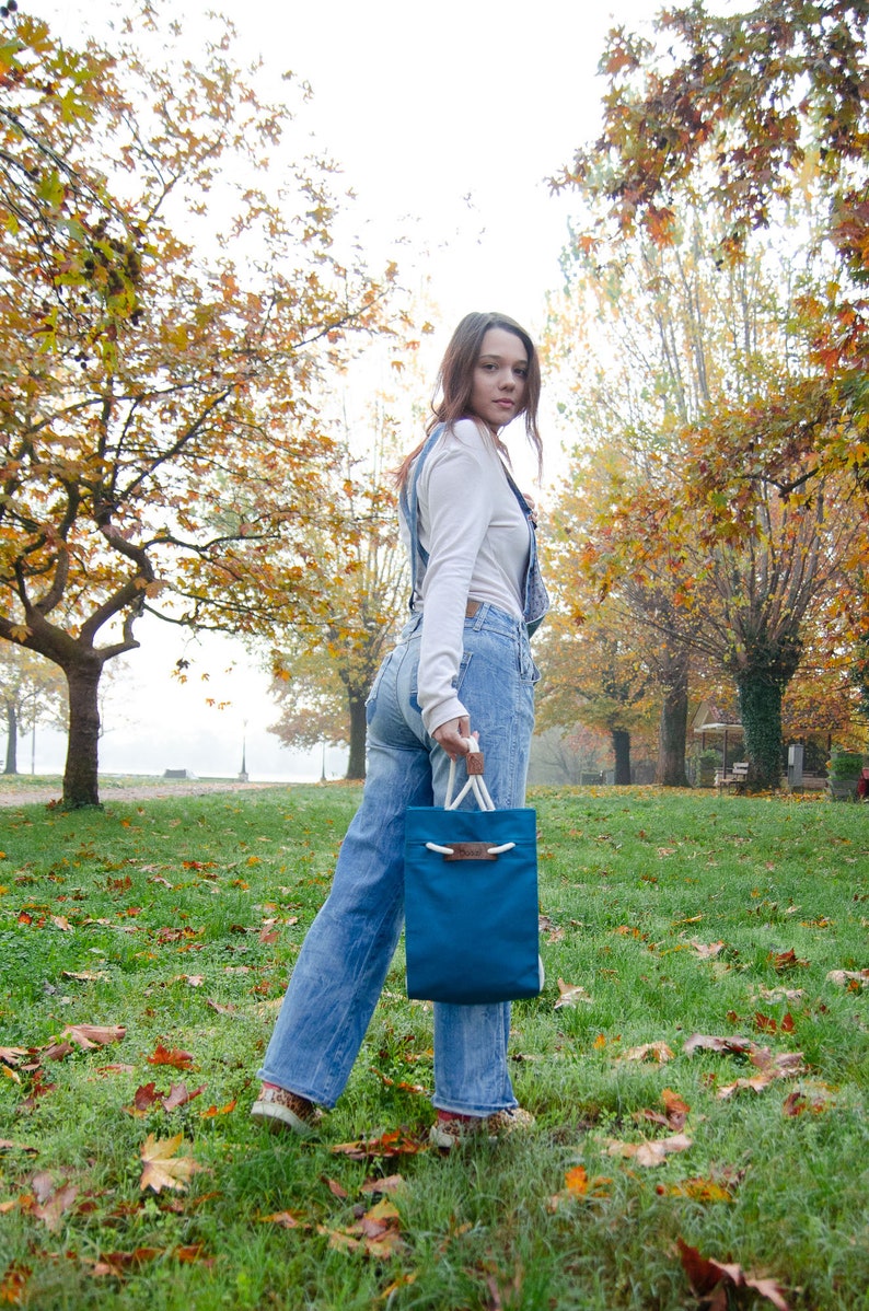 Unisex petrol blue sustainable string bag with handcarved walnut wood details image 7