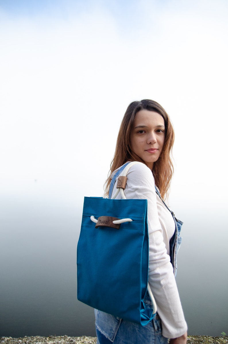 Unisex petrol blue sustainable string bag with handcarved walnut wood details image 9