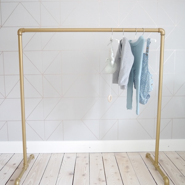 gold Kinder Baby Kleiderständer Kleiderstange  Kinderzimmer nursery Kidsroom kids clothes rack Stahl steel pipe steelpipe schwarz Garderobe