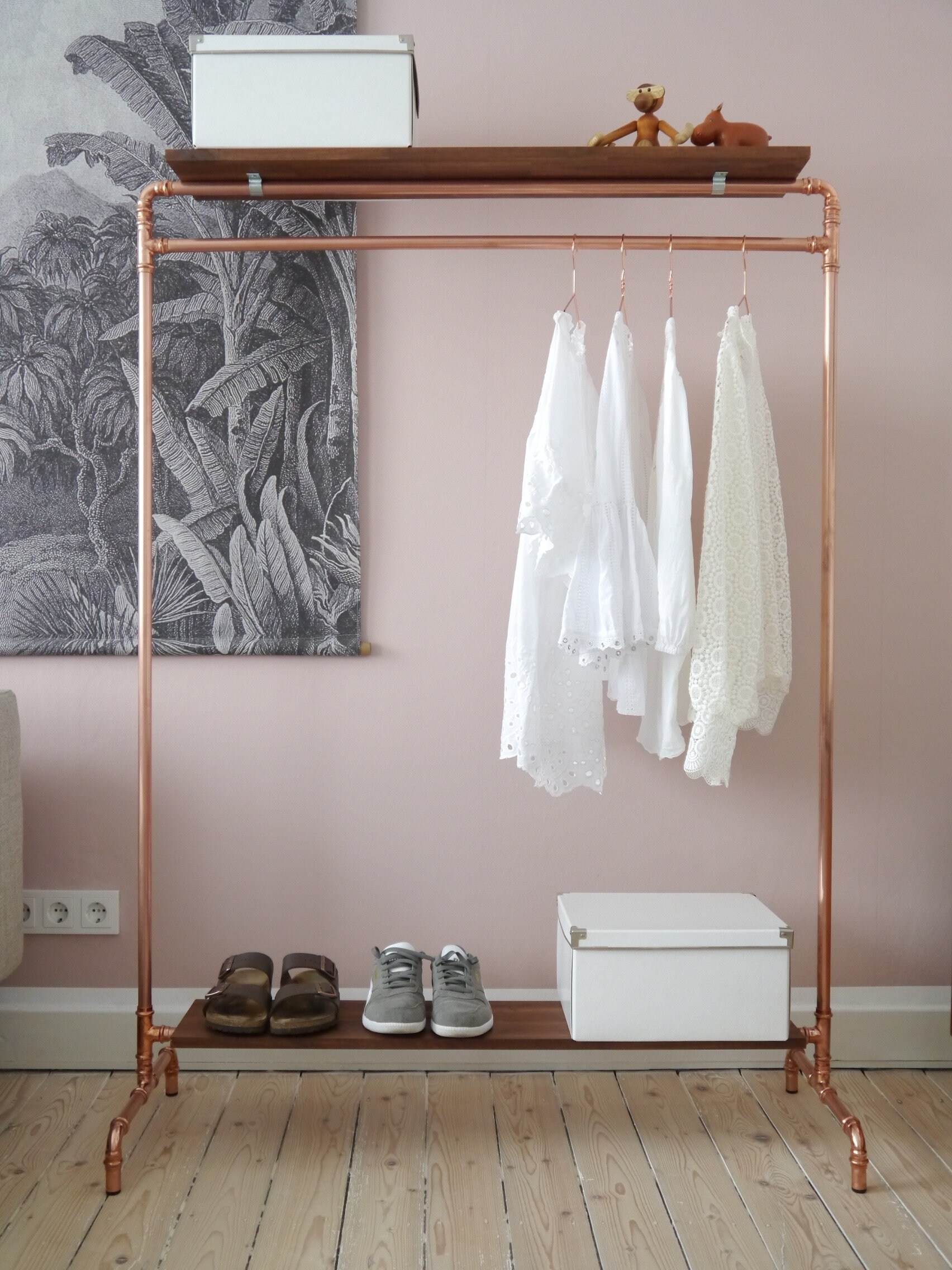 Clothes rail rose gold best sale