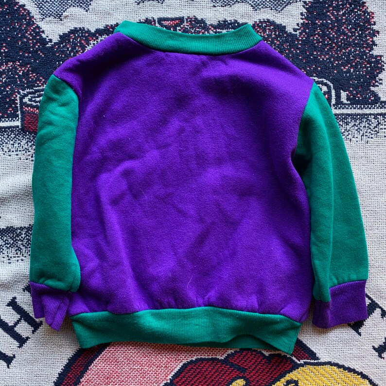 Vintage Toddlers Kids Snoopy Charlie Brown Football Crewneck Pullover Sweatshirt Sz 3T Purple Green