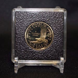 Small Dollar 2x2 Coin Snap Holder Capsule 26 mm Lighthouse Quadrum Intercept Case Snap Sacagawea First Spouse Gold Loon & Display Stand