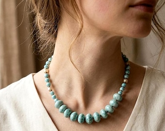 天然翡翠のビーズがあしらわれたヴィンテージチョーカー。存在感のある繊細なネックレス。コスチュームジュエリー。