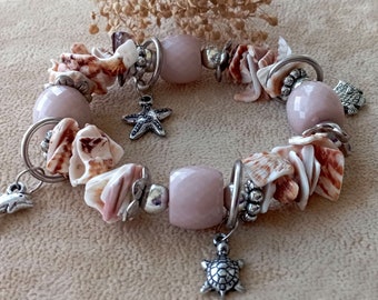 Vintage dainty beige bracelet of natural seashells metal pendants and bead Stretch yarn