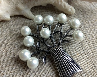 Vintage tree brooch White Faux Pearl silver tone Decorative Costume Jewelry Pin