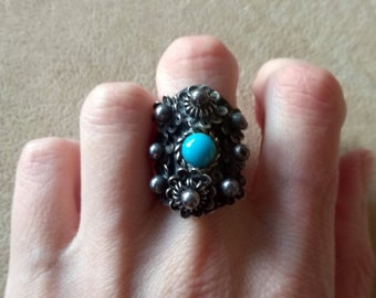 Large Vintage statement Turquoise Ring silver tone metal size 8 Boho Jewelry