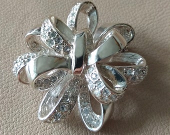 Vintage Rhinestones Brooch ROMAN Bow Ribbon Statement Pin Silver Tone Metal costume jewelry