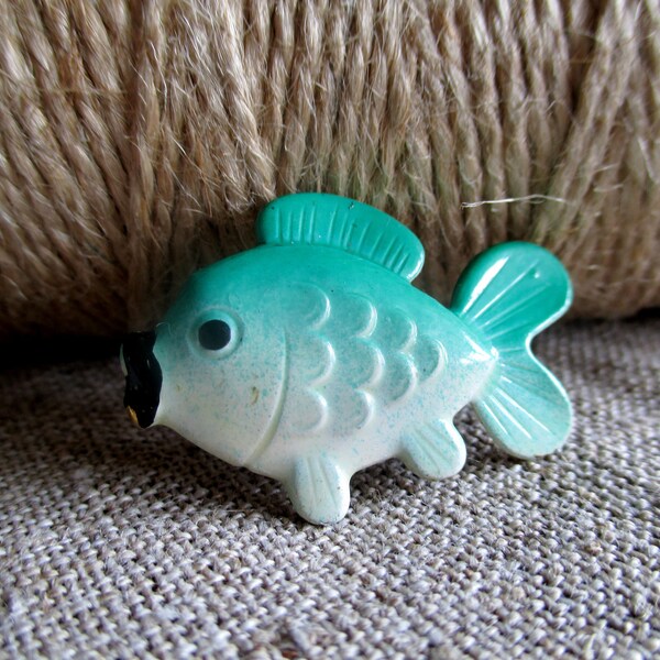 Broche Vintage Poissons Blanc Et Bleu En Plastique - Années 60 - Occasion - Bijou Rétro