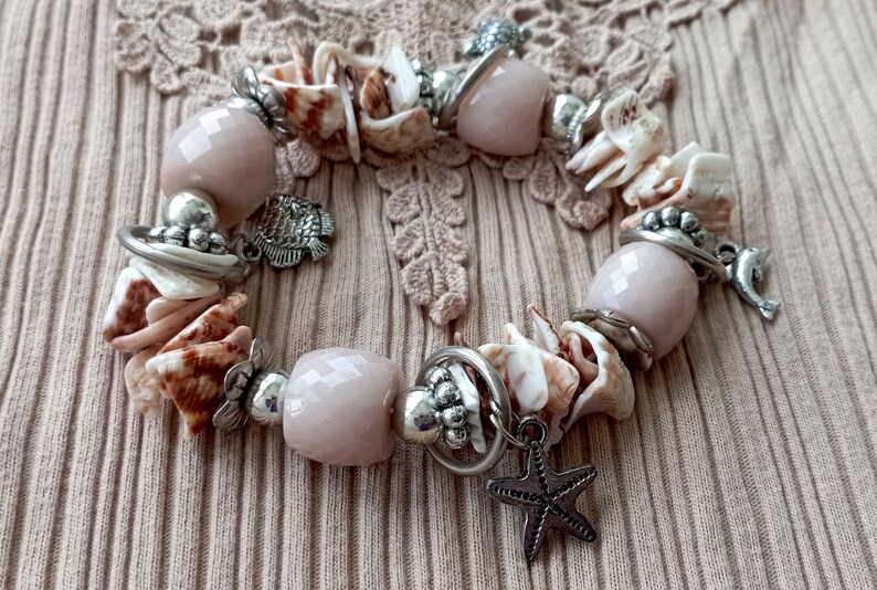 Vintage dainty beige bracelet of natural seashells metal pendants and bead Stretch yarn image 5