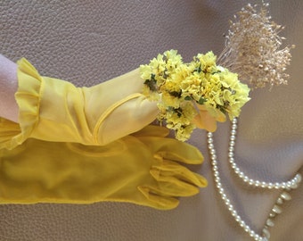 Vintage yellow nylon wrist gloves 60s Dainty Women's Accessories Size 6.5