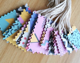 Etiquettes cadeaux faites main avec timbre des années 80 - Lot de 19
