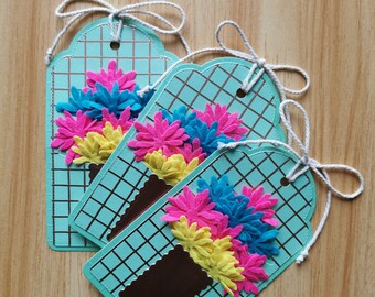 Etiquette cadeau florale en feutre faite main
