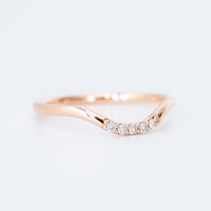 diamond curved wedding band gold